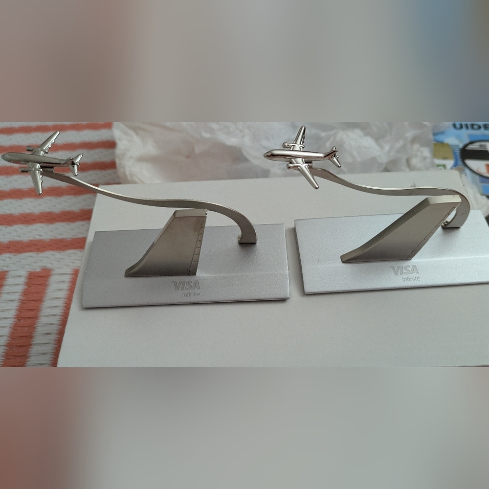Visa Infinite Silver Airplane Desk Card Holder